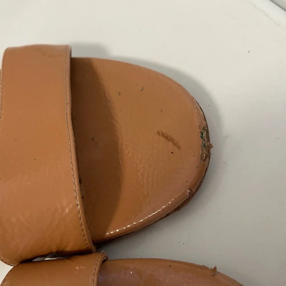 Tory Burch, Size 10 Laurel Tan sandals, dangle logo metal, a little worn $248